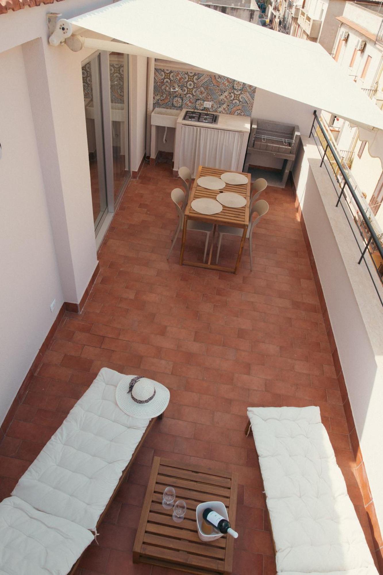 Ciao Appartamenti Centro Paese Balestrate Exterior foto